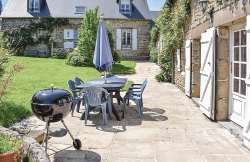 Saint-Pierre-Langers House | Beautiful home in St. Pierre Langers