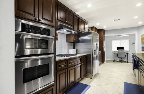 Oak Forest House | Beautiful Home: 4 Bdrm 3 Full Baths, Private Hot Tub & Pool, Fenced Private Yard