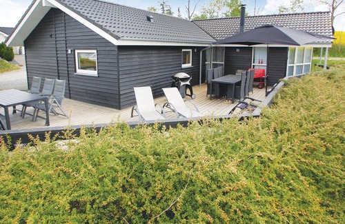 Aabenraa House | Beautiful home in Aabenraa with kitchen