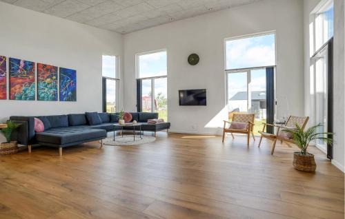 Hvidbjerg Strand House | Beautiful Home In Børkop With Kitchen
