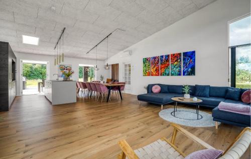 Hvidbjerg Strand House | Beautiful Home In Børkop With Kitchen