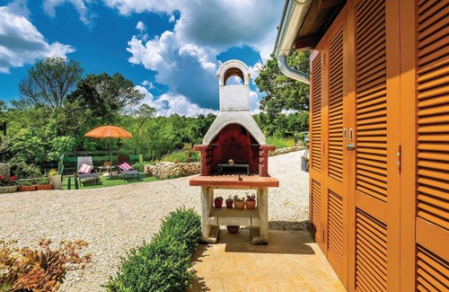 Bartici House | Beautiful home in Bartici with WiFi