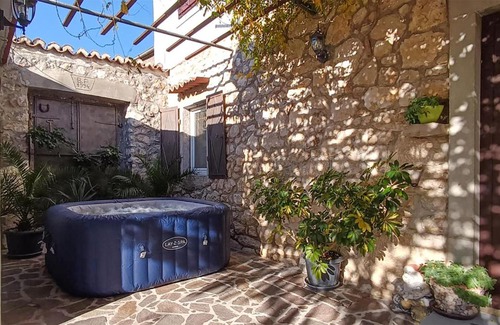 Bribir House | Beautiful home in Bribir with 3 Bedrooms, WiFi and Jacuzzi