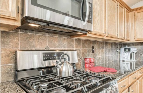 Clovis House | Beautiful Home in Clovis 5BD 3BA in proximity to Yosemite Park