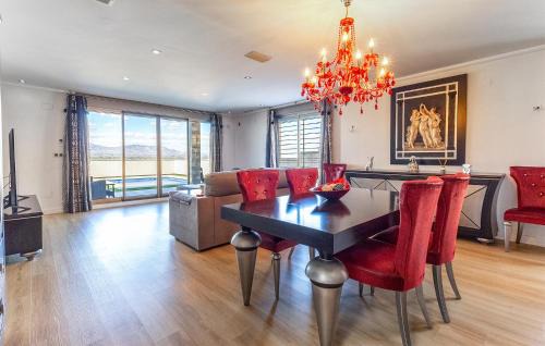 Cox House | Beautiful Home In Cox