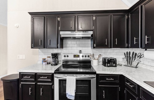 Perry House | Beautiful home in delightful Perry w/King Bed