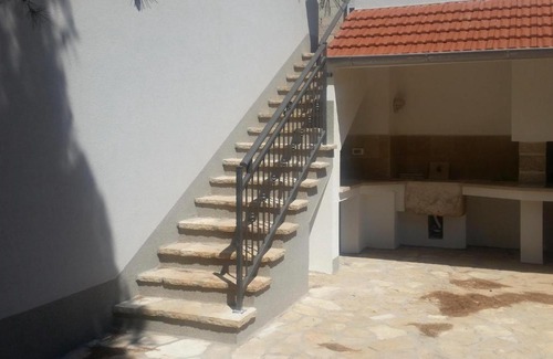 Pokrivenik House | Beautiful home in Gdinj w/ WiFi and 5 Bedrooms