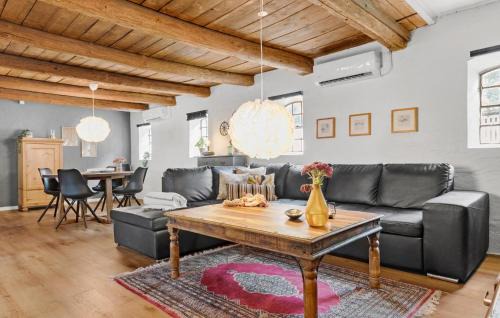 Grenaa House | Beautiful Home In Grenaa With Wifi