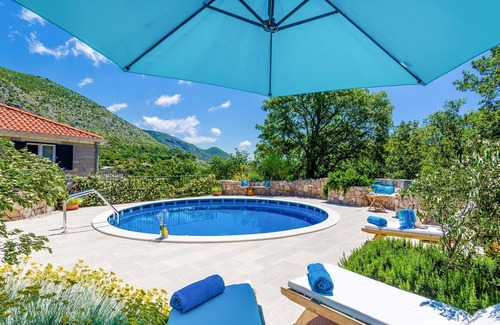 Gromaca House | Beautiful home in Gromaca with WiFi