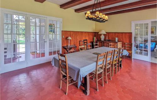 Guerande House | Beautiful Home In Guerande With Wifi