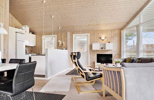 Hejsager Strand House | Beautiful home in Haderslev with WiFi