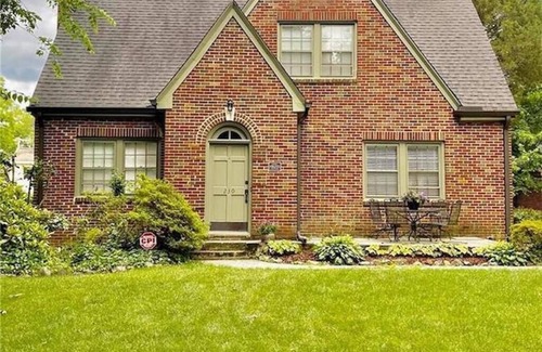 High Point House | Beautiful Home In High Point's Sherrod Park Historic District