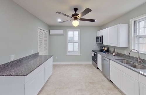 Cambridge House | Beautiful Home in Historic Waterfront District, Walk to Downtown!