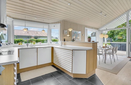 Hojslev House | Beautiful home in Højslev with WiFi
