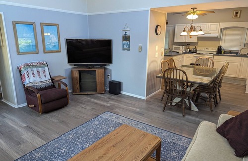 Holgate House | Beautiful Home in Holgate 0.1 Miles From The Beach!