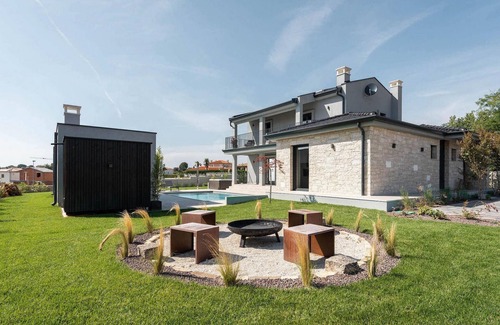 Kastelir-Labinci House | Beautiful home in Kastelir with sauna