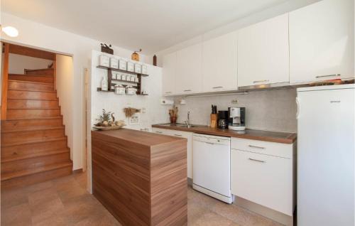 Kucice House | Beautiful Home In Kucice With Wifi