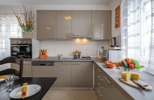Loborika House | Beautiful home in Loborika with WiFi