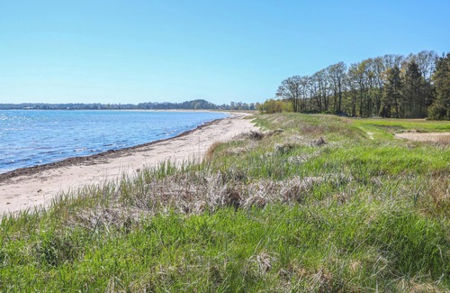 Hagaby House | Beautiful home in Löttorp with WiFi