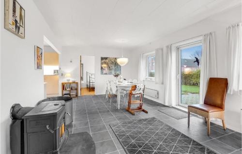 Nakskov House | Beautiful Home In Nakskov With Kitchen