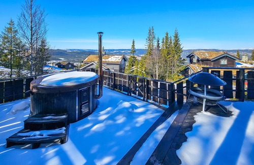 Nes House | Beautiful home in Nesbyen with sauna