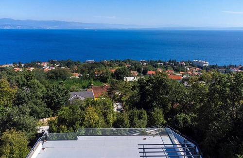 Opric House | Beautiful home in Opric with WiFi