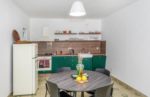 Opuzen House | Beautiful home in Opuzen with WiFi