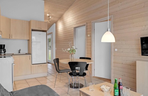 Pandrup House | Beautiful home in Pandrup with WiFi