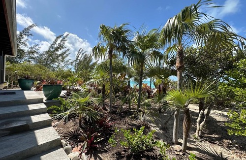 Pigeon Cay House | Beautiful home in Pigeon Cay 100 steps away from the Caribbean!