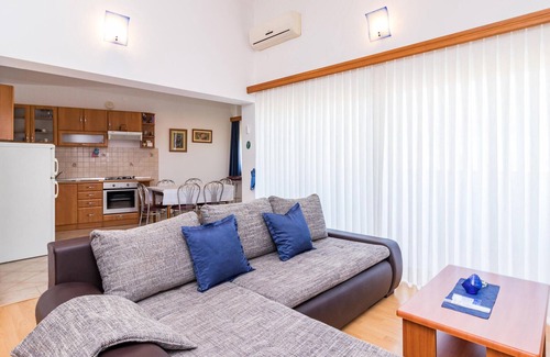 Pomer House | Beautiful home in Pomer with WiFi
