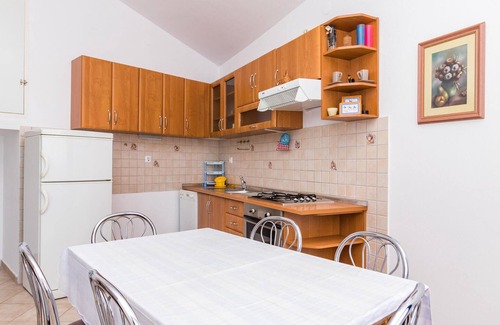 Pomer House | Beautiful home in Pomer with WiFi
