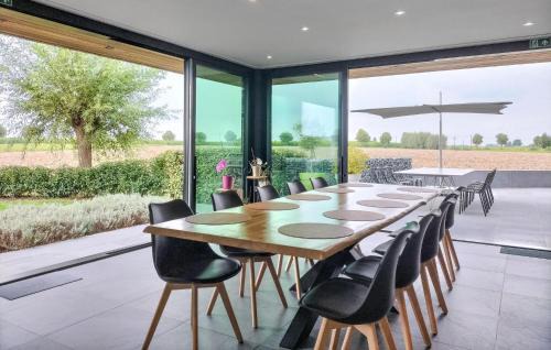 Haringe House | Beautiful Home In Poperinge With Wifi
