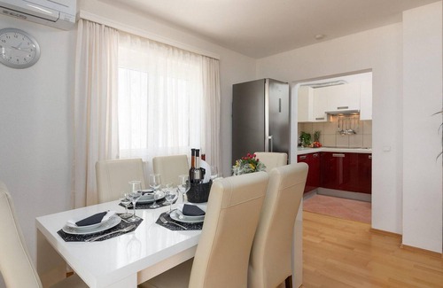 Musalez House | Beautiful home in Porec with WiFi
