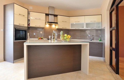 Pridraga House | Beautiful home in Pridraga with kitchen
