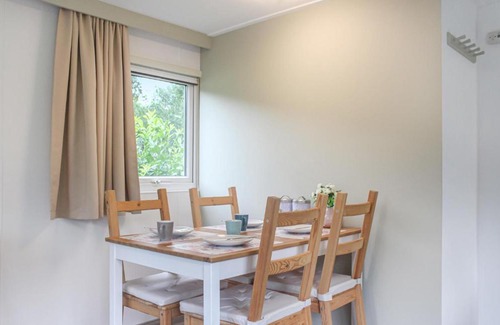 Rheezerveen House | Beautiful home in Rheezerveen with 2 Bedrooms, WiFi and Indoor swimming pool