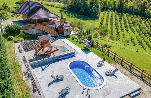 Pusca House | Beautiful home in Rozga