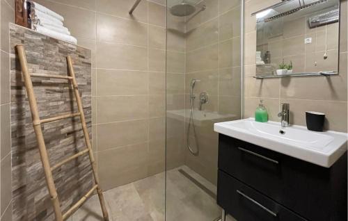 Samobor House | Beautiful Home In Samobor With Kitchen