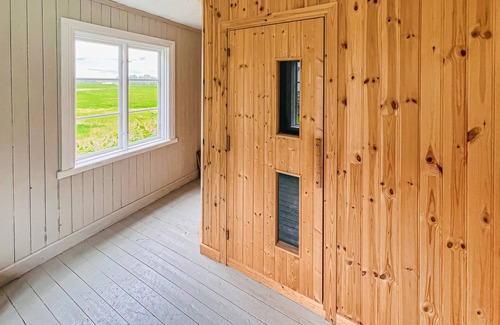 Kil House | Beautiful home in Gunnarsbytorp with sauna