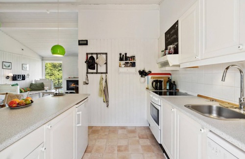Sejero House | Beautiful home in Sejerø with kitchen