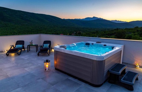 Slivno House | Beautiful home in Slivno with WiFi