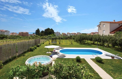 Stobrec House | Beautiful Home In Stobrec With 4 Bedrooms, Jacuzzi And Wifi