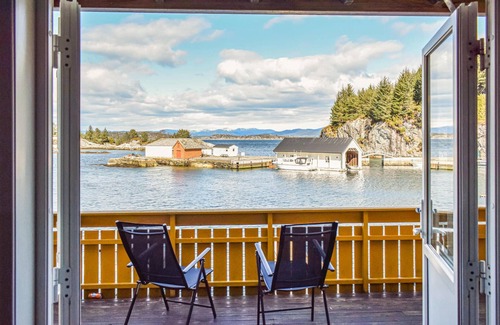Torangsvag House | Beautiful home in Storebø with WiFi