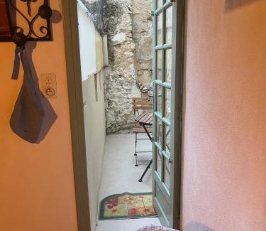 Uzes Cabin | Beautiful home in the historic Center of Uzes