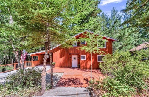 Willits House | Beautiful Home in the Redwoods