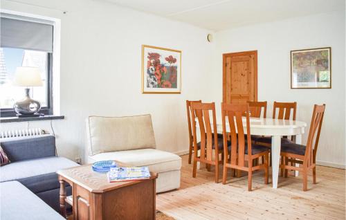 Bollerup House | Beautiful Home In Tomelila With Kitchen