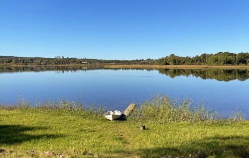Tranas House | Beautiful Home In Tranås With Lake View