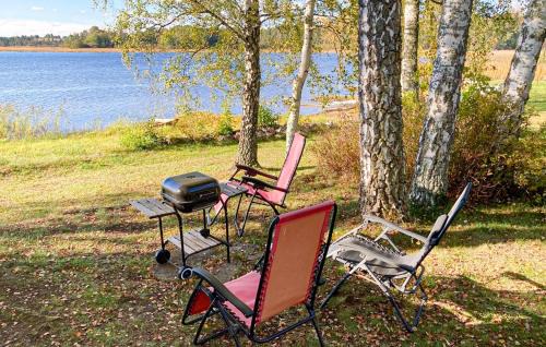 Tranas House | Beautiful Home In Tranås With Lake View
