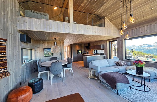 Hjartdal House | Beautiful home in Tuddal with WiFi