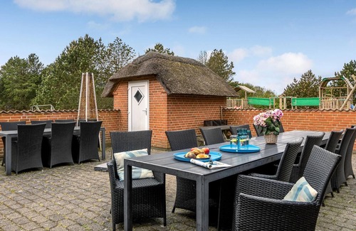 Husby House | Beautiful home in Ulfborg with WiFi
