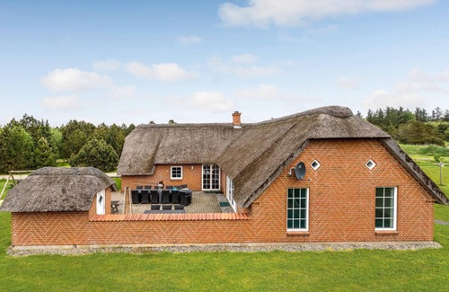 Husby House | Beautiful home in Ulfborg with WiFi